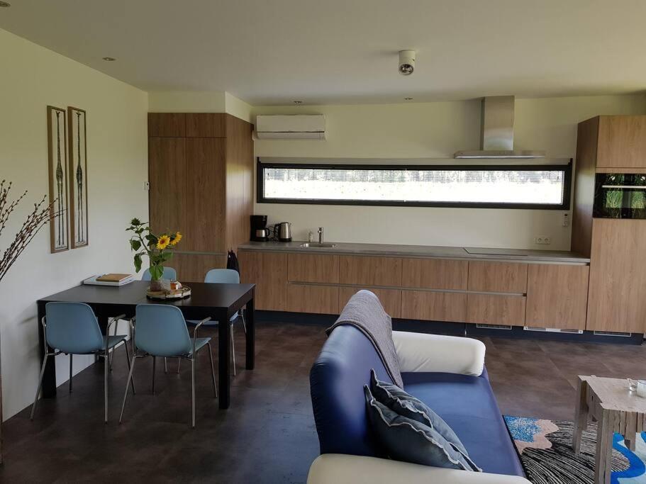Sfeervol Chalet Midden In De Natuur Halle Buitenkant foto
